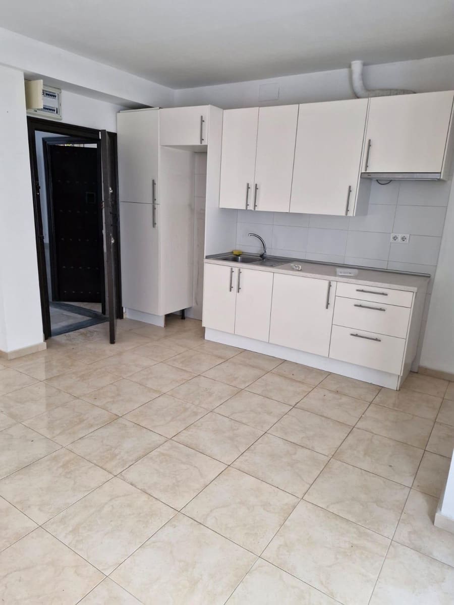 12 soveværelse Erhverv til salg i Sevilla by - € 2.050.000 (Ref: 9608138)