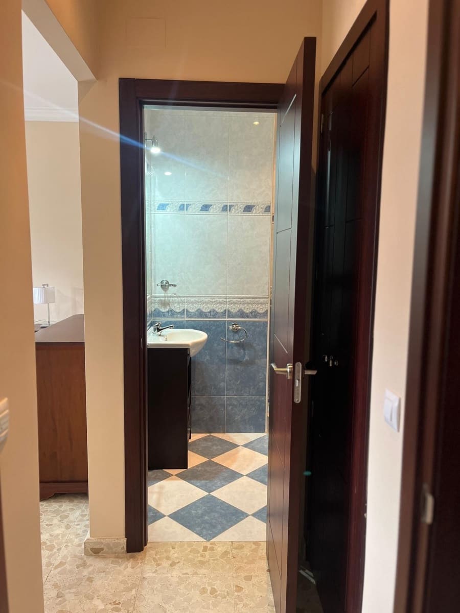 3 bedroom Flat for rent in Dos Hermanas - € 850 (Ref: 9608139)