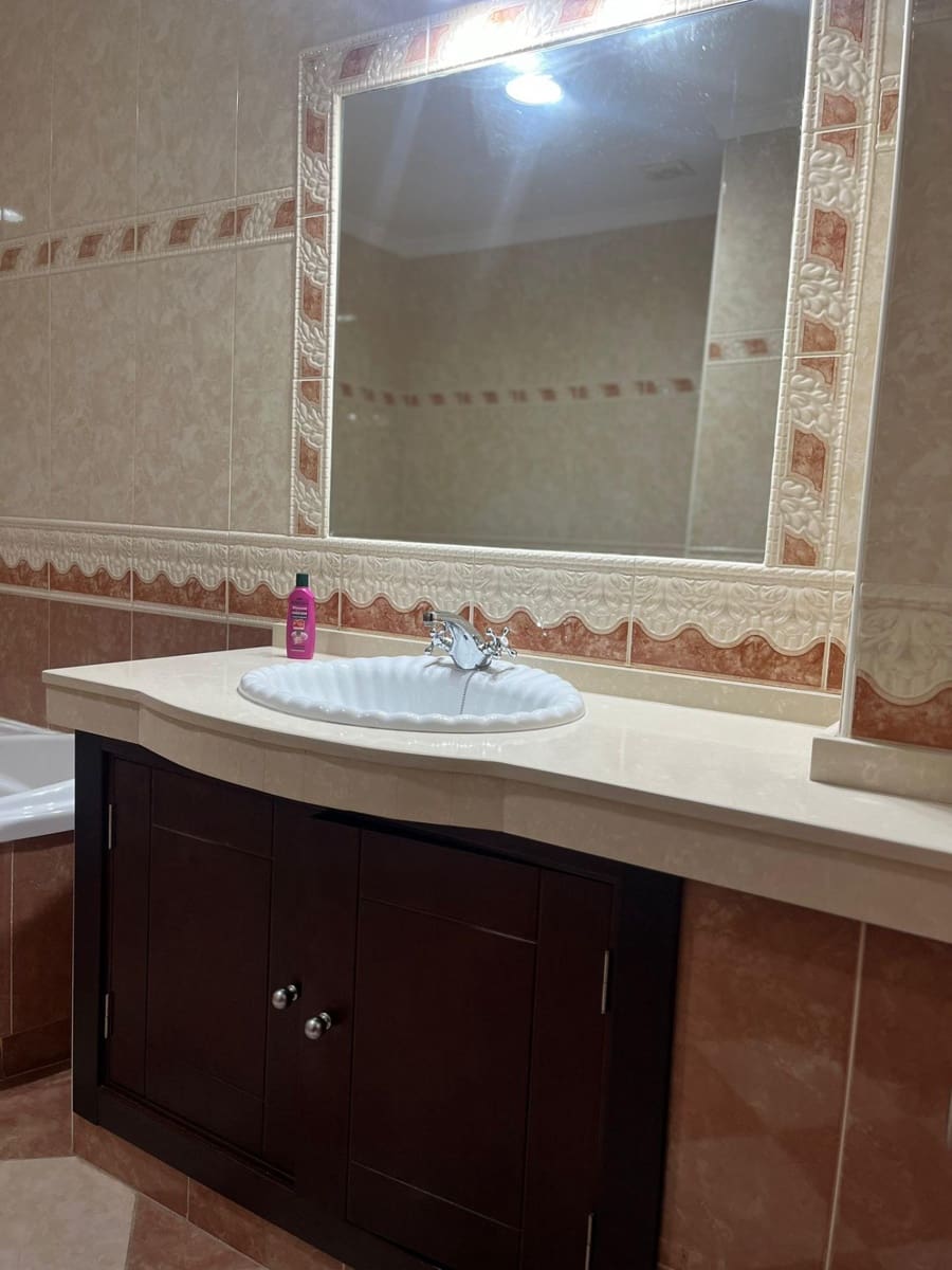 3 bedroom Flat for rent in Dos Hermanas - € 850 (Ref: 9608139)