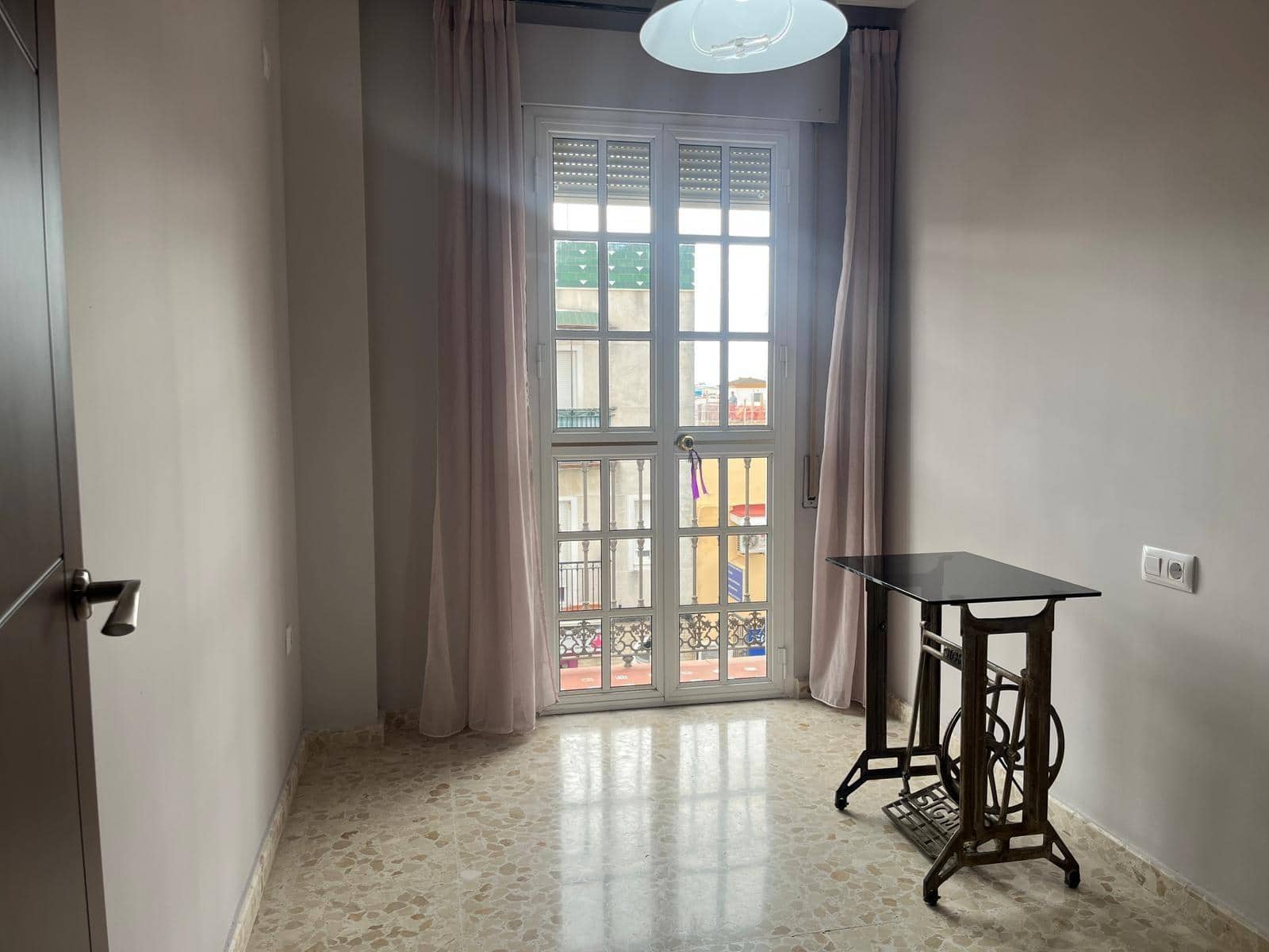 3 bedroom Flat for rent in Dos Hermanas - € 850 (Ref: 9608139)