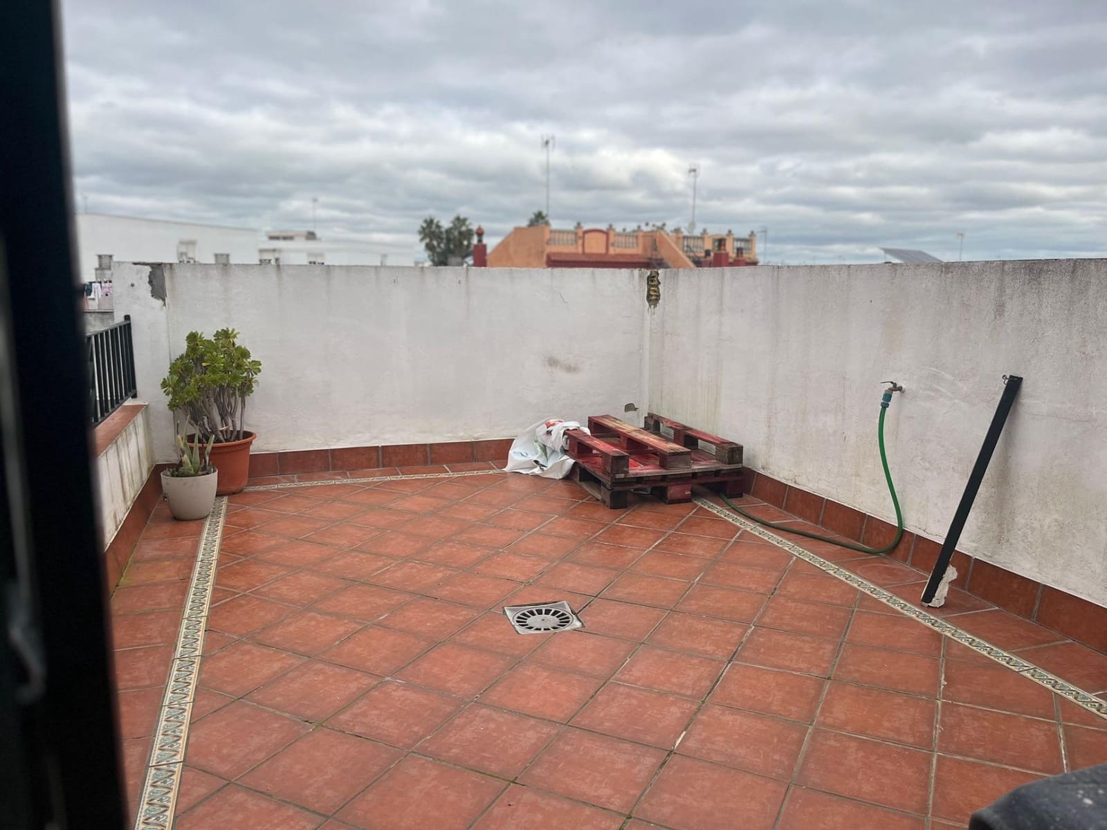 3 bedroom Flat for rent in Dos Hermanas - € 850 (Ref: 9608139)