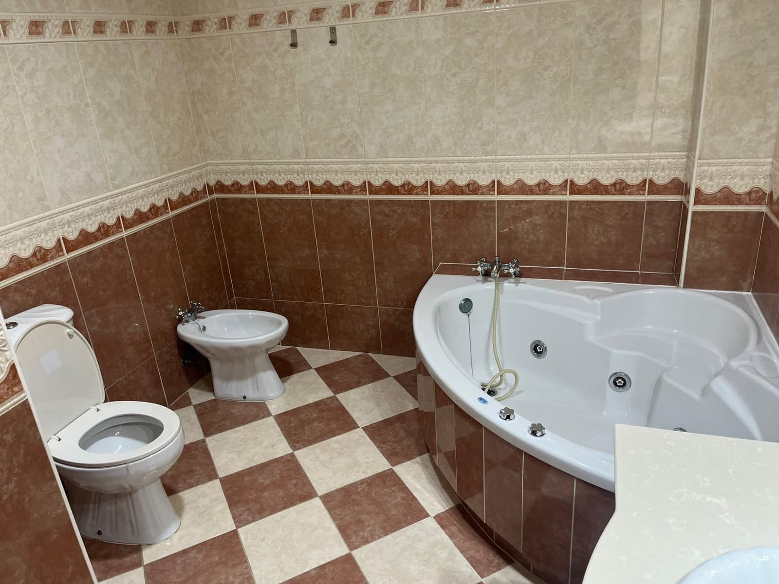 3 bedroom Flat for rent in Dos Hermanas - € 850 (Ref: 9608139)