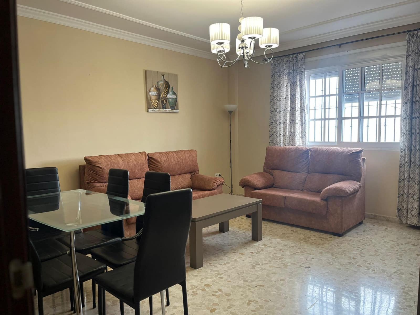 3 bedroom Flat for rent in Dos Hermanas - € 850 (Ref: 9608139)