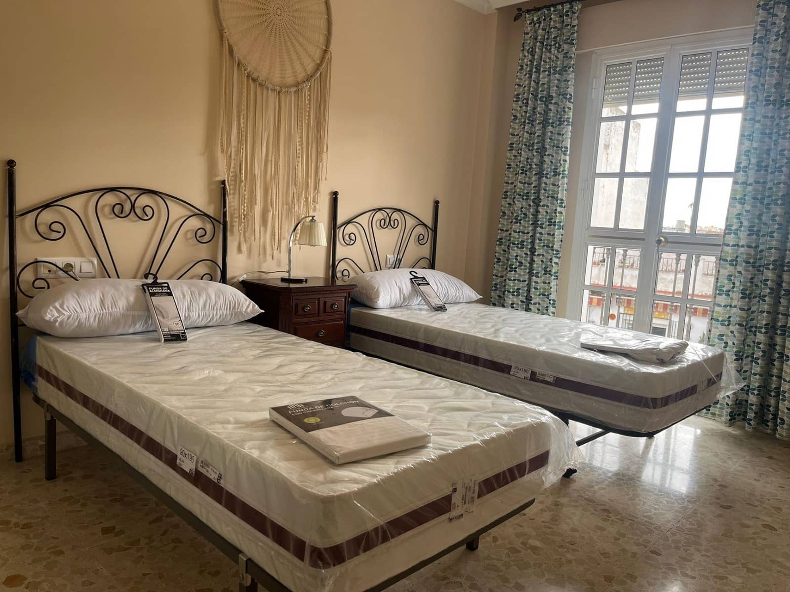 3 bedroom Flat for rent in Dos Hermanas - € 850 (Ref: 9608139)