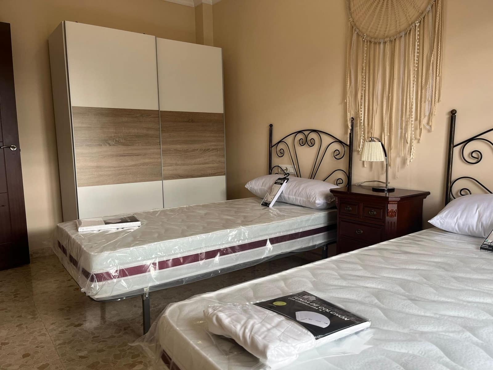 3 bedroom Flat for rent in Dos Hermanas - € 850 (Ref: 9608139)