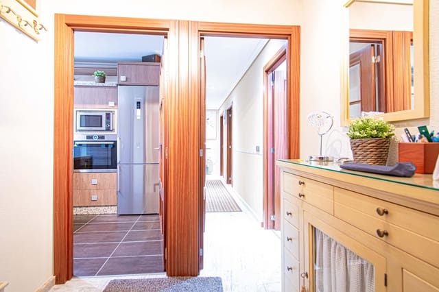 4 makuuhuone Asunto myytävänä paikassa Sevilla kaupunki mukana 
autotalli - 258 610 € (Ref: 9608141)