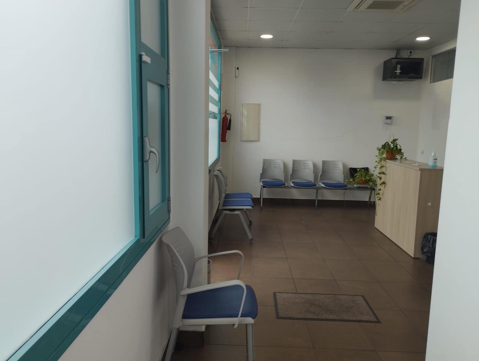 Commercial for sale in Alcala de Guadaira - € 165,000 (Ref: 9611605)