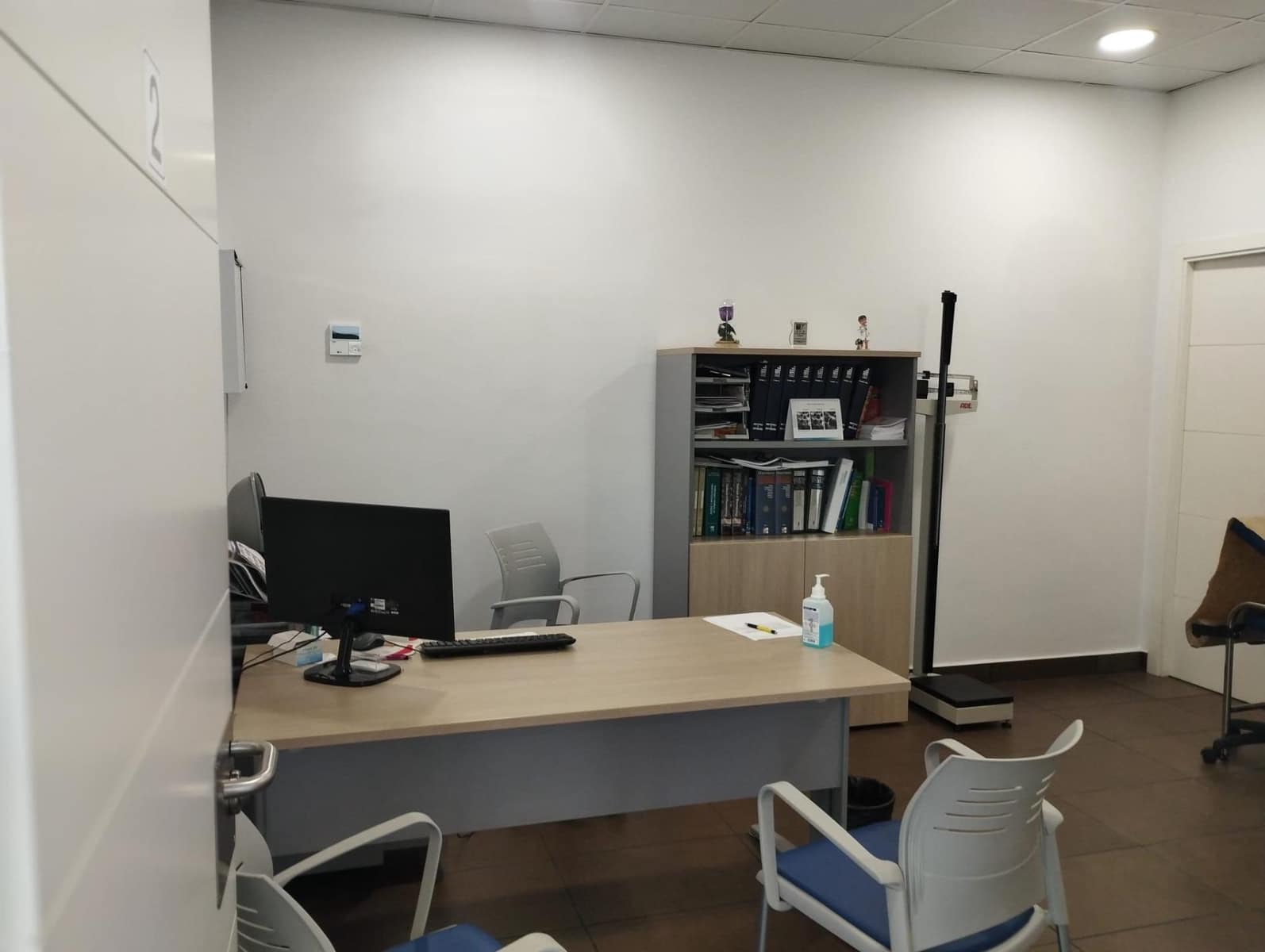 Commercial for sale in Alcala de Guadaira - € 165,000 (Ref: 9611605)