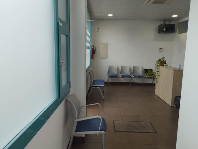 Commercial for sale in Alcalá de Guadaira - € 165,000 (Ref: 9611605)