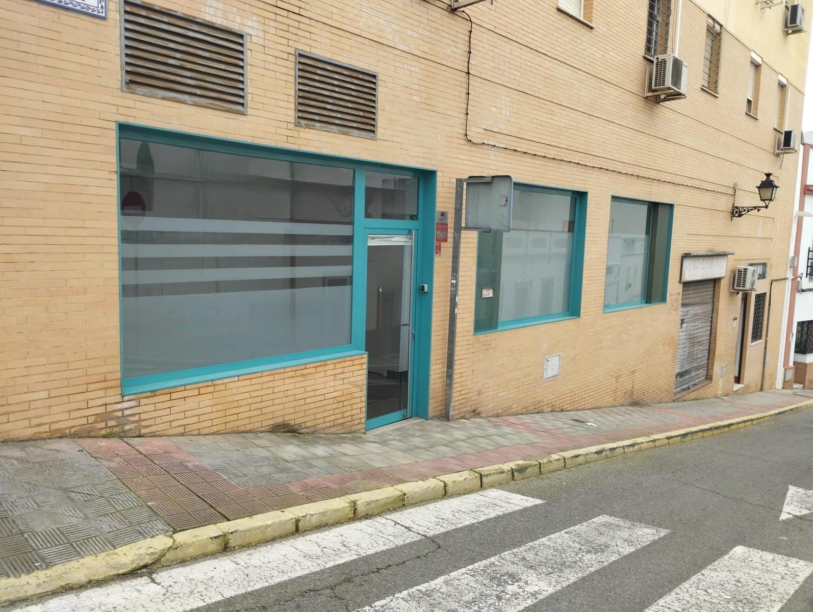 Commercial for sale in Alcala de Guadaira - € 165,000 (Ref: 9611605)