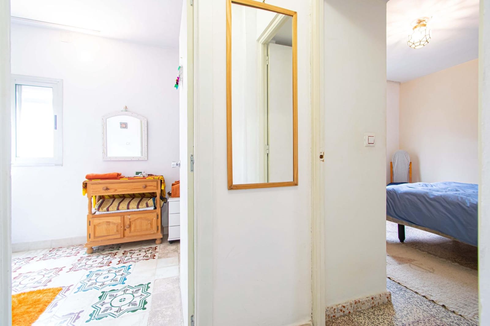 5 bedroom Apartment for sale in Seville city - € 250,000 (Ref: 9611611)