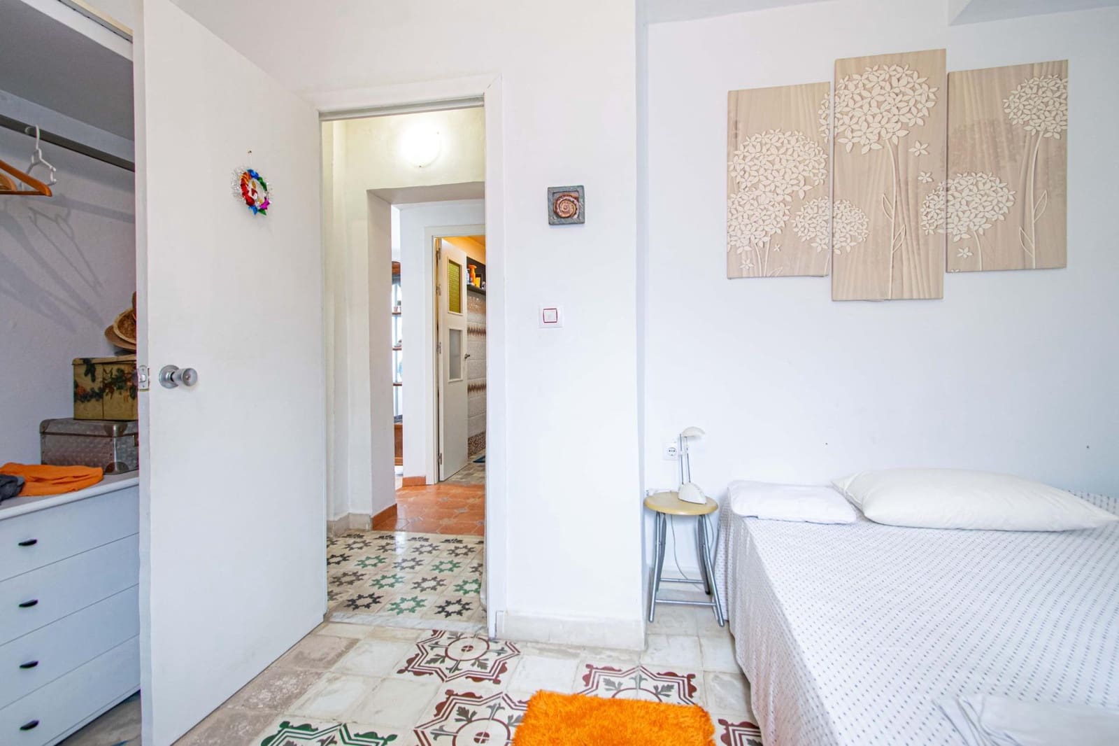 5 bedroom Apartment for sale in Seville city - € 250,000 (Ref: 9611611)