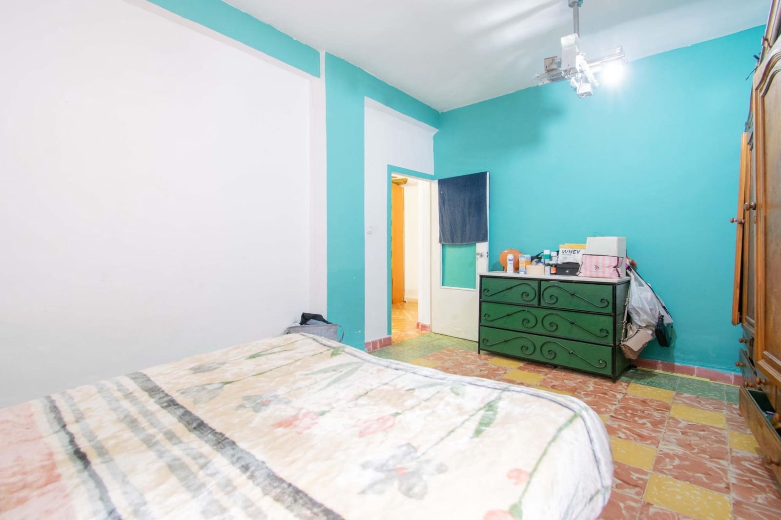 5 bedroom Apartment for sale in Seville city - € 250,000 (Ref: 9611611)