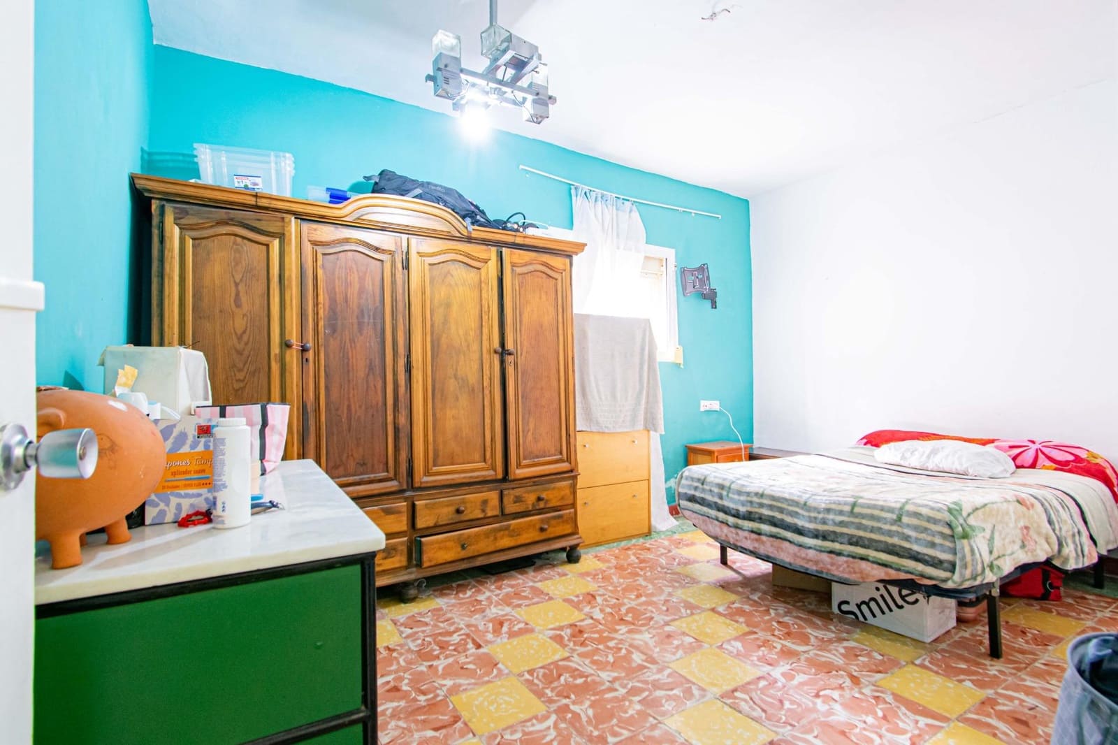 5 bedroom Apartment for sale in Seville city - € 250,000 (Ref: 9611611)