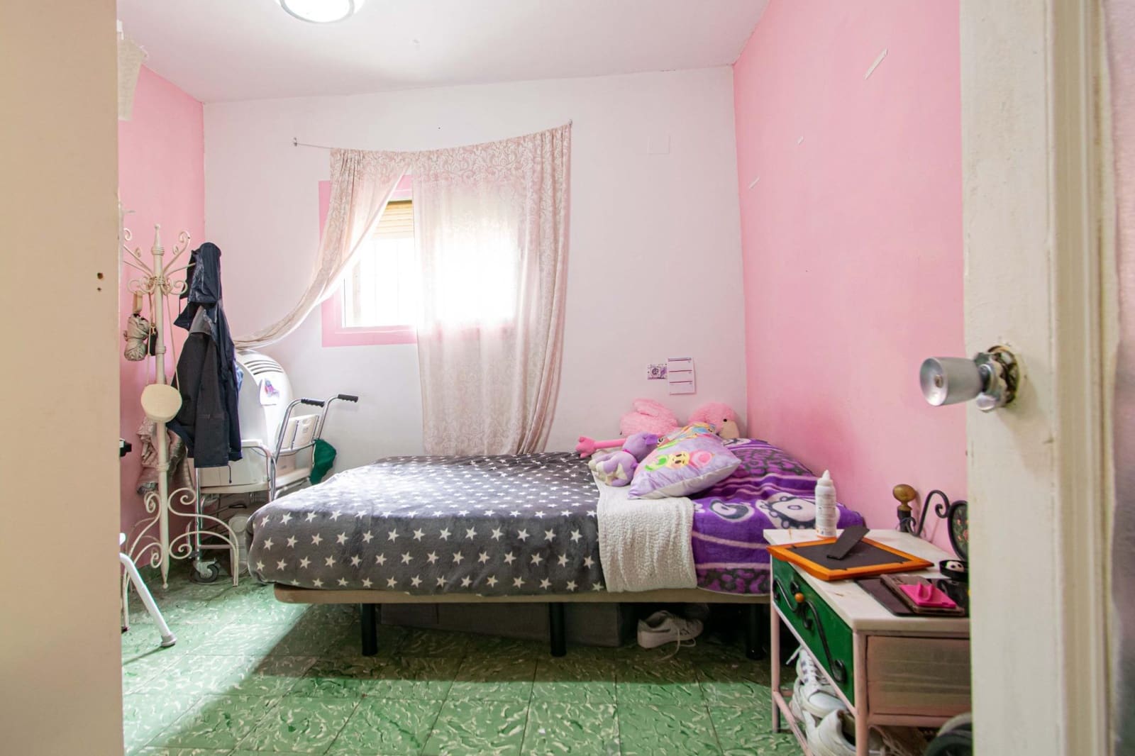 5 bedroom Apartment for sale in Seville city - € 250,000 (Ref: 9611611)