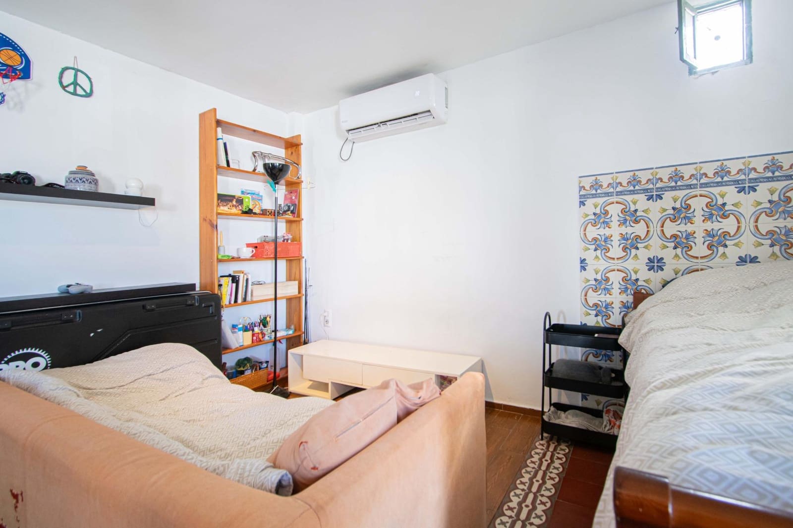 5 bedroom Apartment for sale in Seville city - € 250,000 (Ref: 9611611)