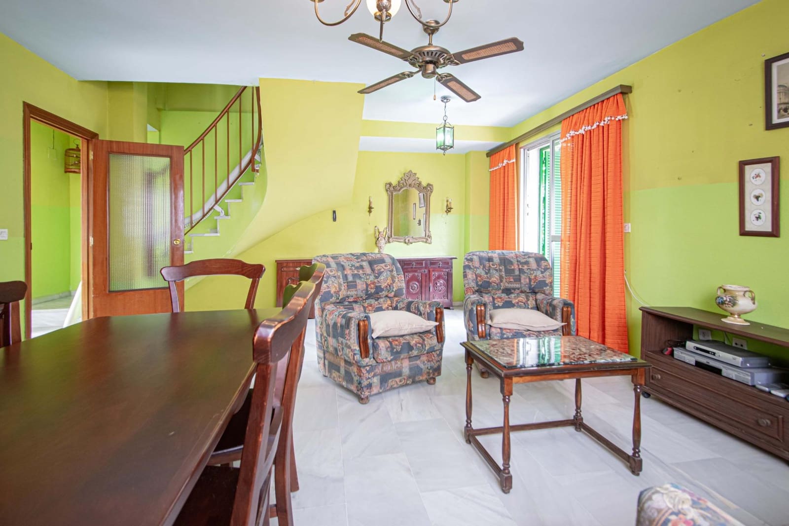 3 soveværelse Rækkehus til salg i Mairena del Aljarafe med swimmingpool garage - € 360.000 (Ref: 9615562)