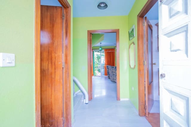 3 soveværelse Rækkehus til salg i Mairena del Aljarafe med swimmingpool garage - € 360.000 (Ref: 9615562)