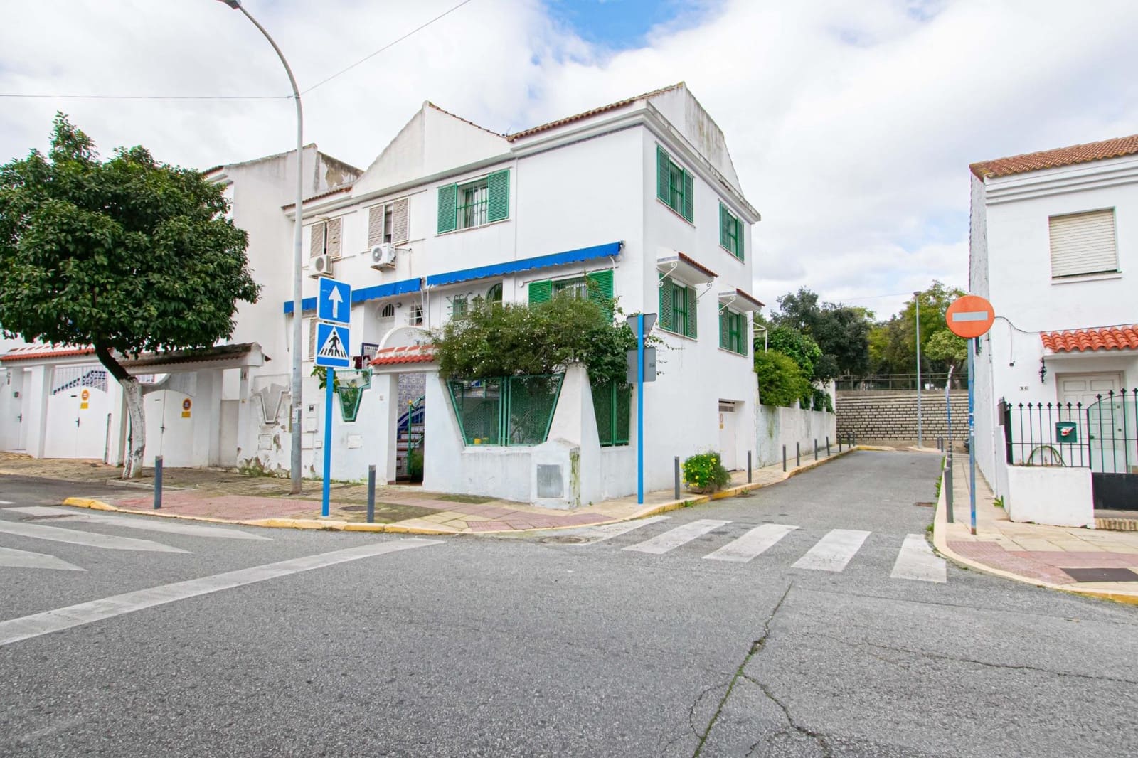 3 soveværelse Rækkehus til salg i Mairena del Aljarafe med swimmingpool garage - € 360.000 (Ref: 9615562)