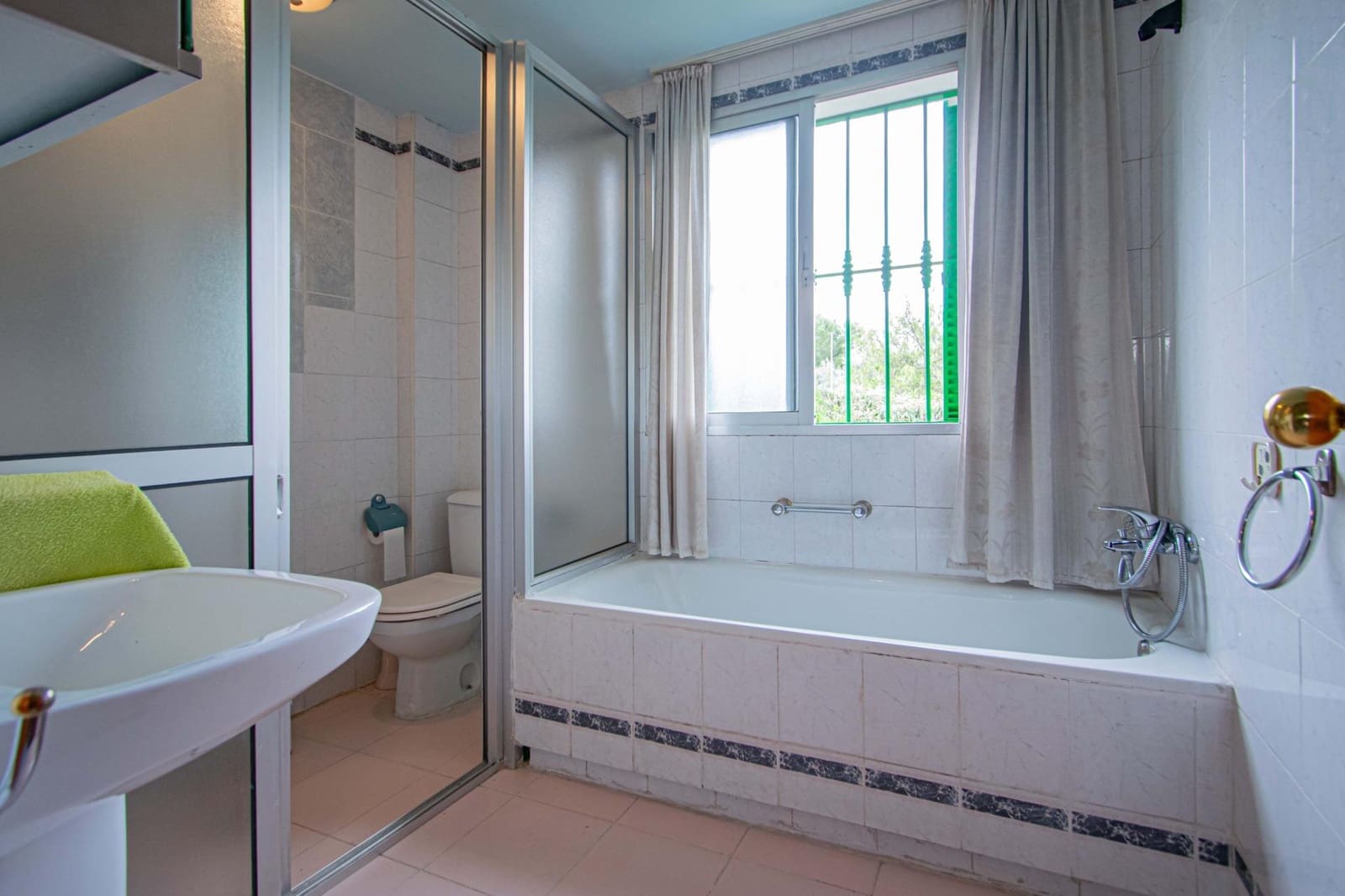 3 soveværelse Rækkehus til salg i Mairena del Aljarafe med swimmingpool garage - € 360.000 (Ref: 9615562)