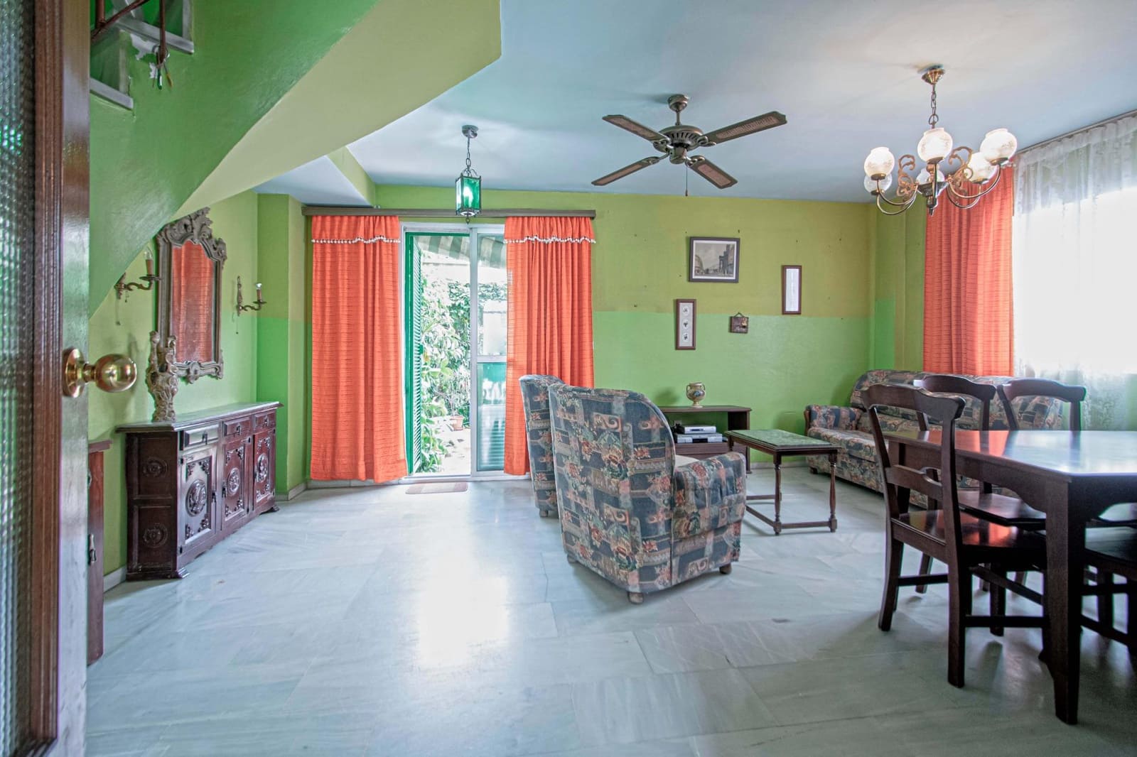 3 soveværelse Rækkehus til salg i Mairena del Aljarafe med swimmingpool garage - € 360.000 (Ref: 9615562)