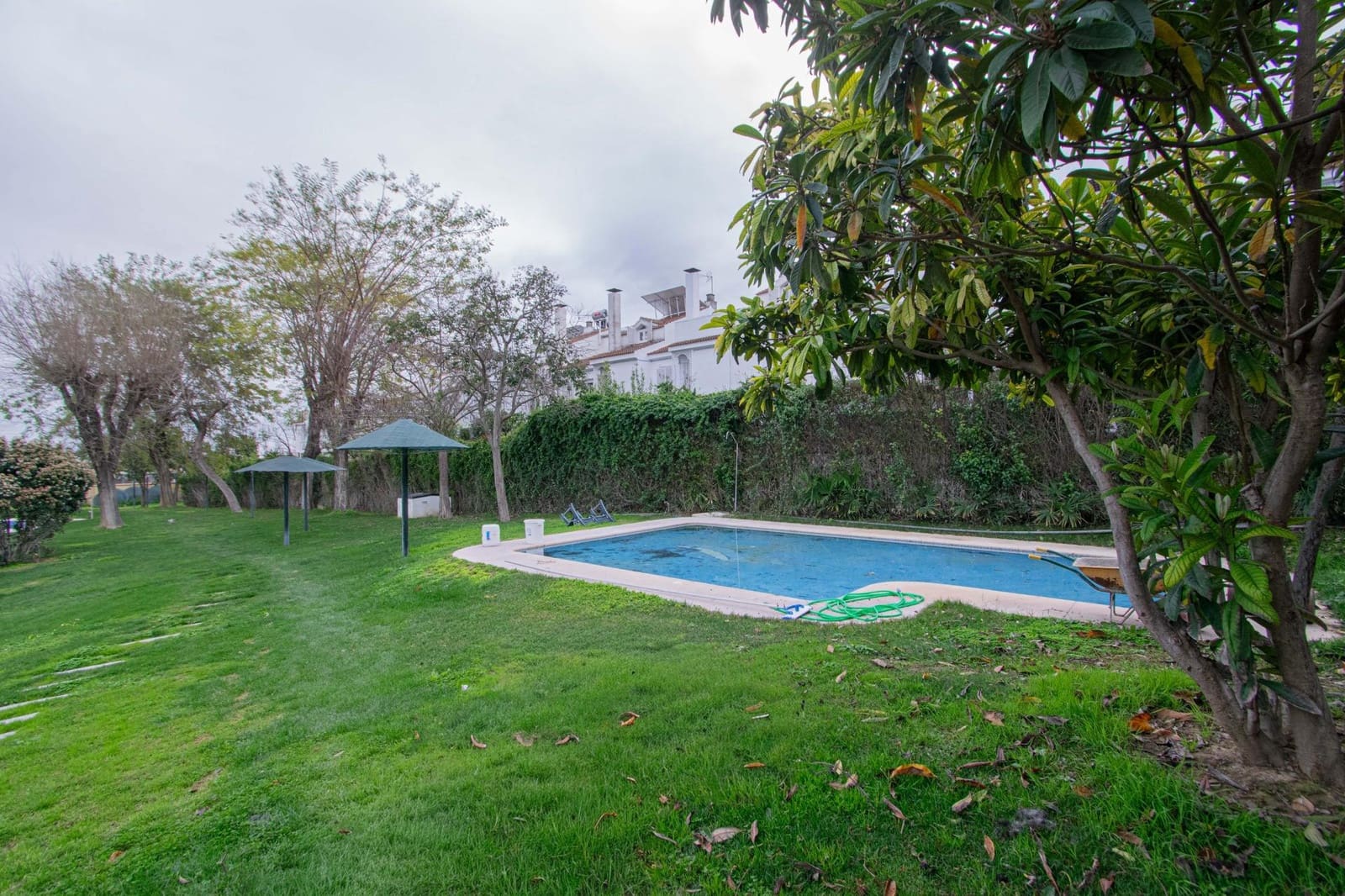 3 soveværelse Rækkehus til salg i Mairena del Aljarafe med swimmingpool garage - € 360.000 (Ref: 9615562)