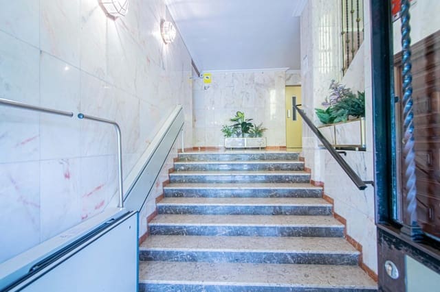 3 soveværelse Lejlighed til salg i Sevilla by - € 190.000 (Ref: 9615563)