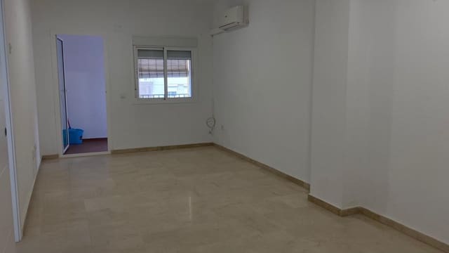 2 soveværelse Lejlighed til leje i Sevilla by med swimmingpool - € 980 (Ref: 9615565)