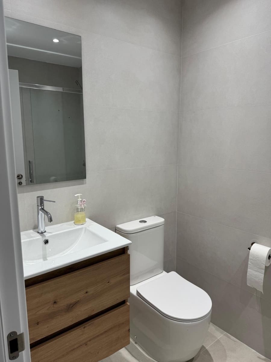 2 bedroom Flat for rent in Seville city with pool - € 980 (Ref: 9615565)