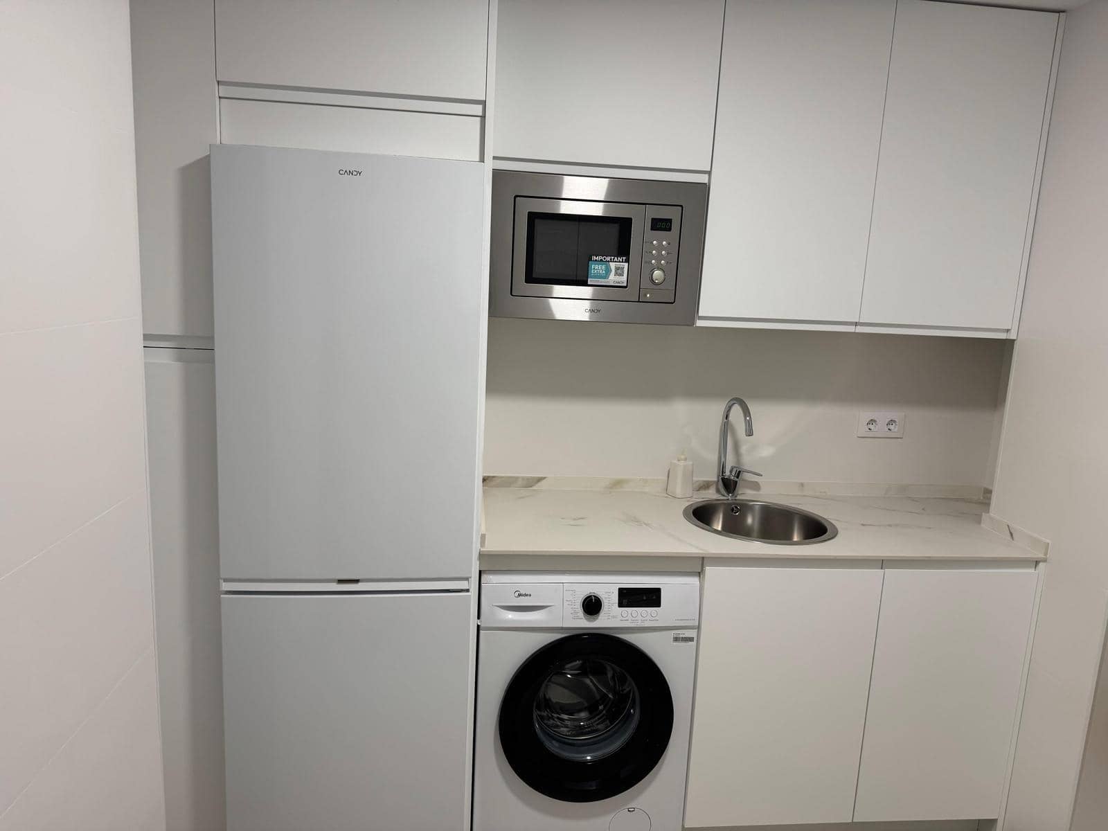 2 bedroom Flat for rent in Seville city with pool - € 980 (Ref: 9615565)