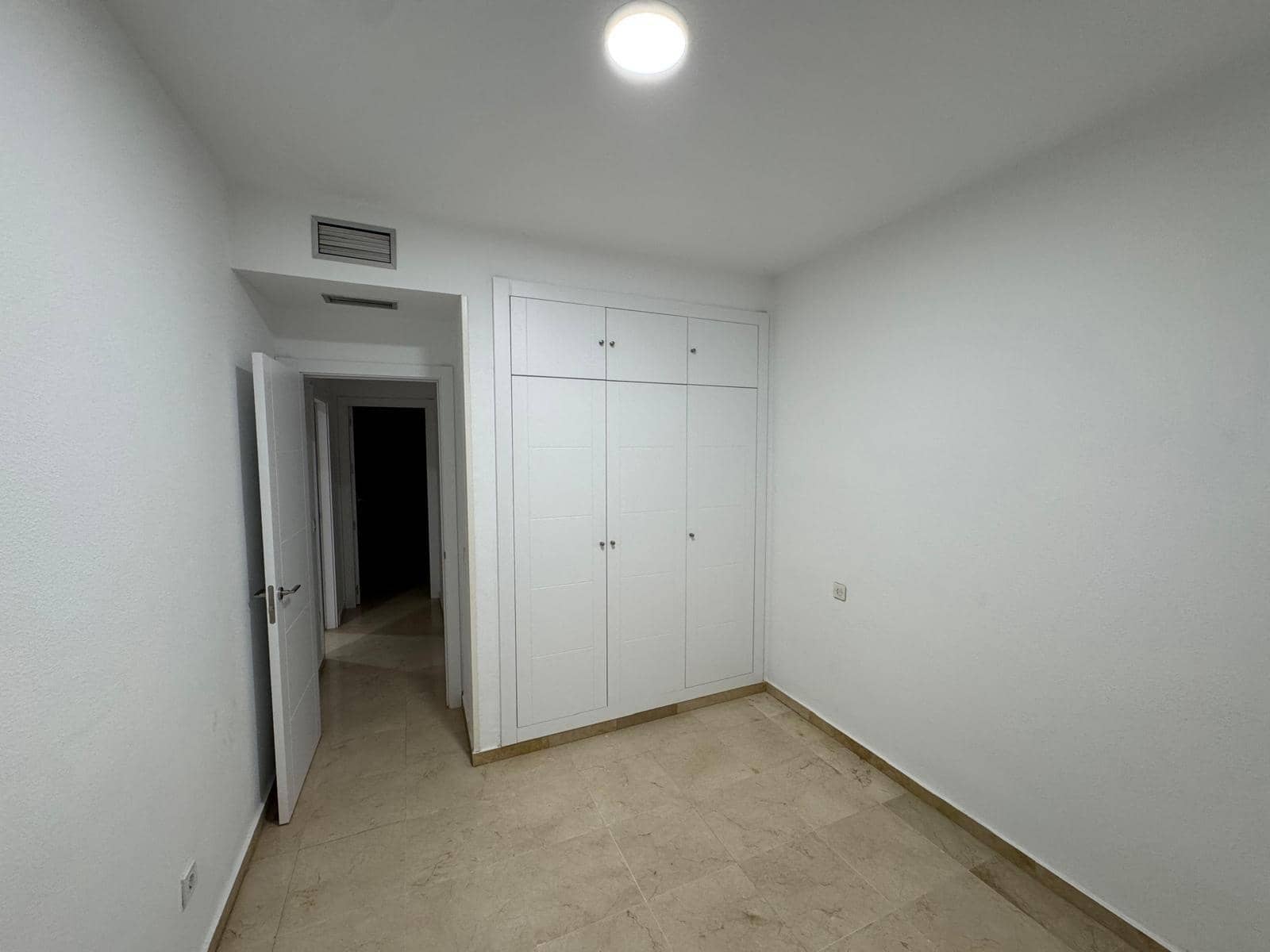 2 bedroom Flat for rent in Seville city with pool - € 980 (Ref: 9615565)