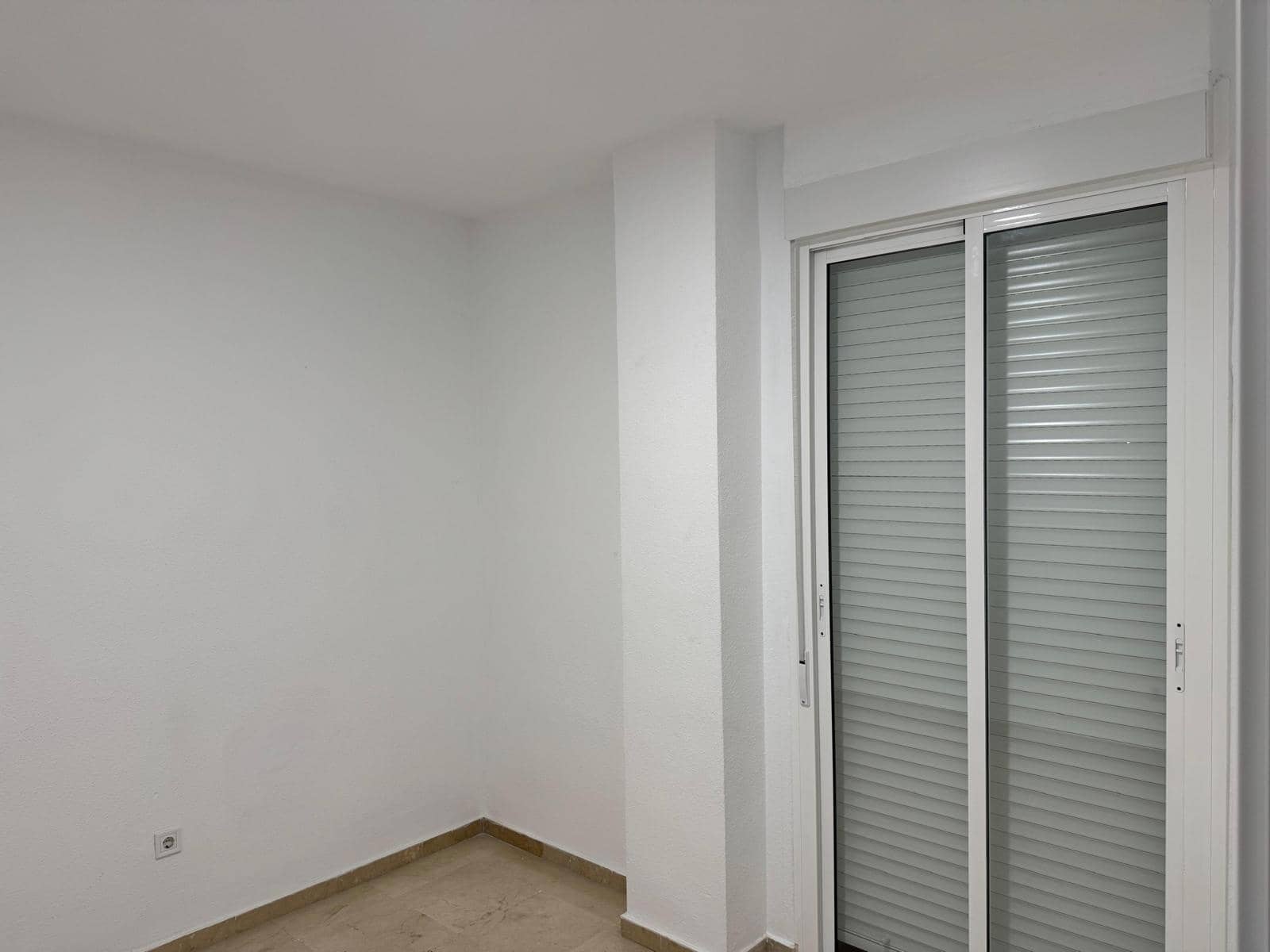 2 bedroom Flat for rent in Seville city with pool - € 980 (Ref: 9615565)