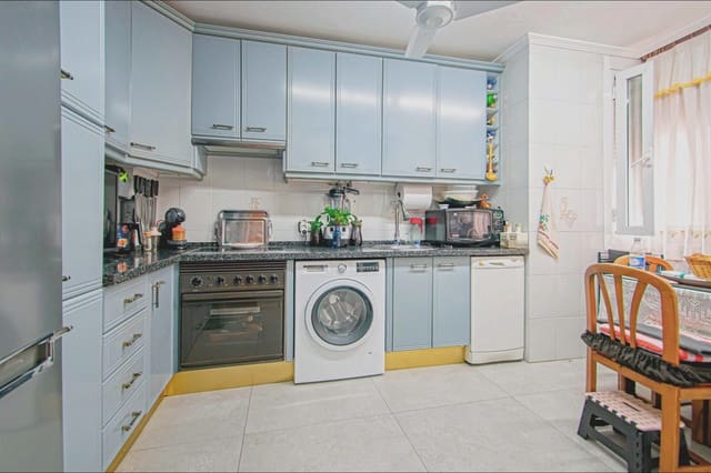 3 slaapkamer Flat te koop in Sevilla stad - € 168.000 (Ref: 9619341)