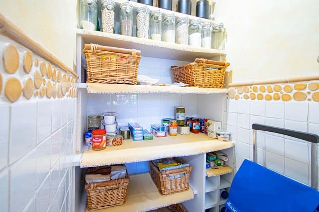 4 soverom Leilighet til salgs i Sevilla by med garasje - € 350 000 (Ref: 9625763)