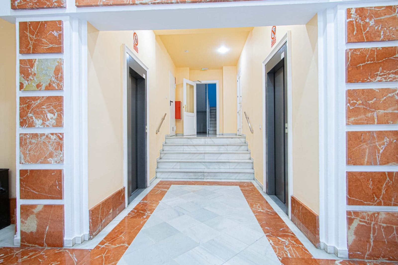 4 soverom Leilighet til salgs i Sevilla by med garasje - € 350 000 (Ref: 9625763)