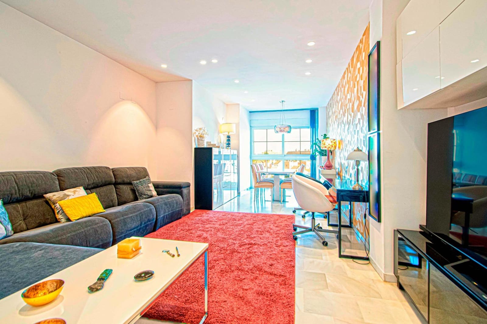 4 bedroom Flat for sale in Seville city with garage - € 350,000 (Ref: 9625763)