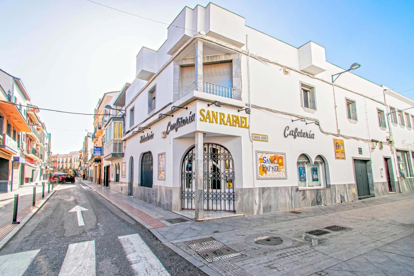 Kaupallinen myytävänä paikassa Dos Hermanas - 700 000 € (Ref: 9625765)