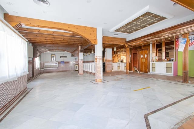 Kommersiell til salgs i Dos Hermanas - € 700 000 (Ref: 9625765)