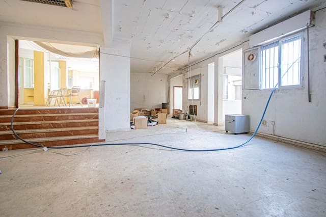 Kommersiell til salgs i Dos Hermanas - € 700 000 (Ref: 9625765)