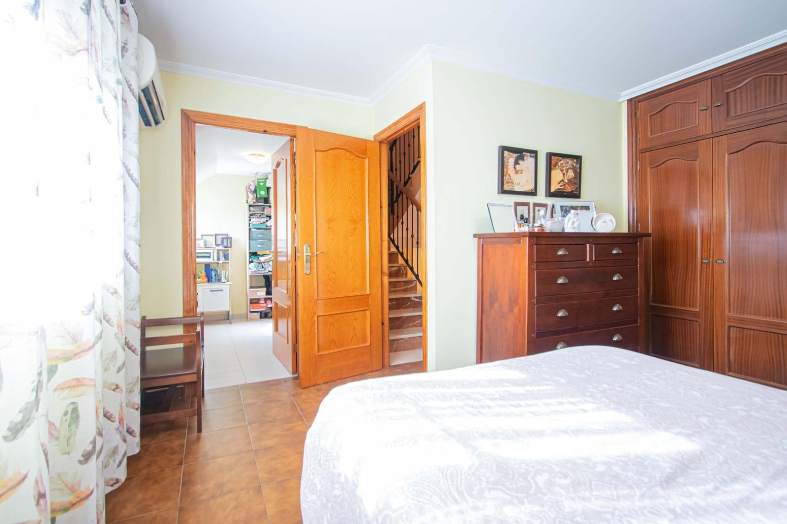 Adosado de 3 habitaciones en Montequinto en venta con piscina - 360.000 € (Ref: 9627628)