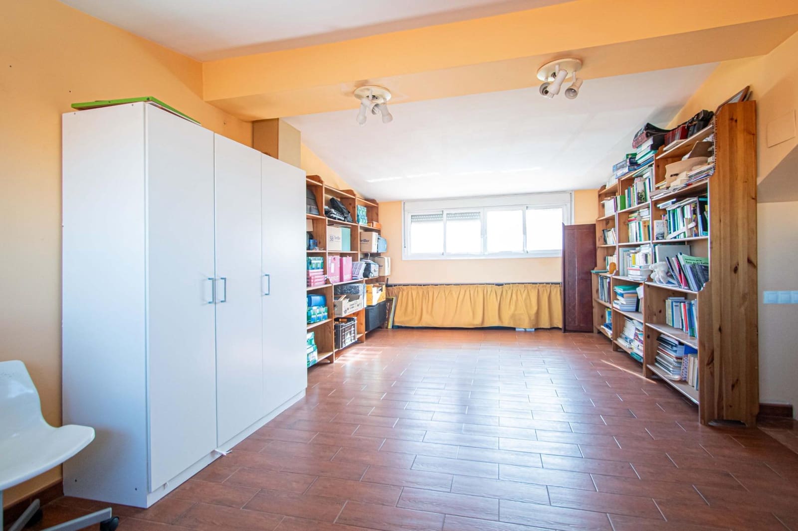 Adosado de 3 habitaciones en Montequinto en venta con piscina - 360.000 € (Ref: 9627628)