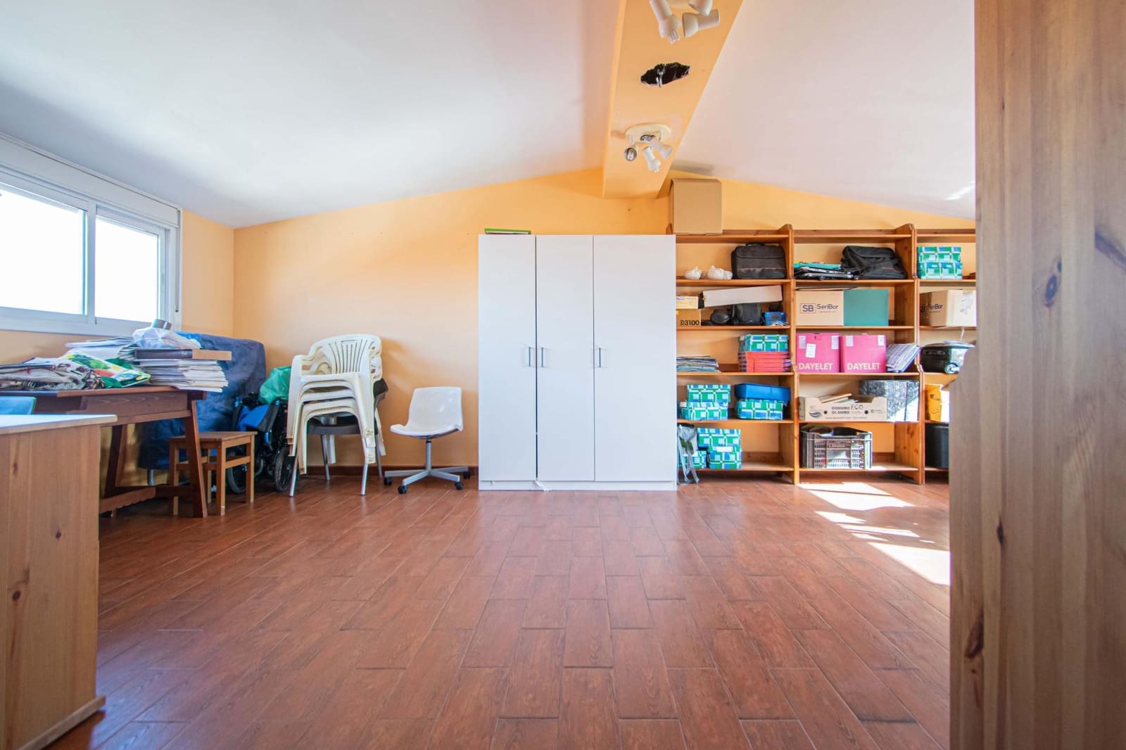 Adosado de 3 habitaciones en Montequinto en venta con piscina - 360.000 € (Ref: 9627628)