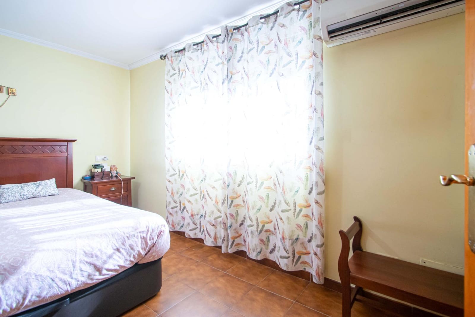 Adosado de 3 habitaciones en Montequinto en venta con piscina - 343.000 € (Ref: 9627628)