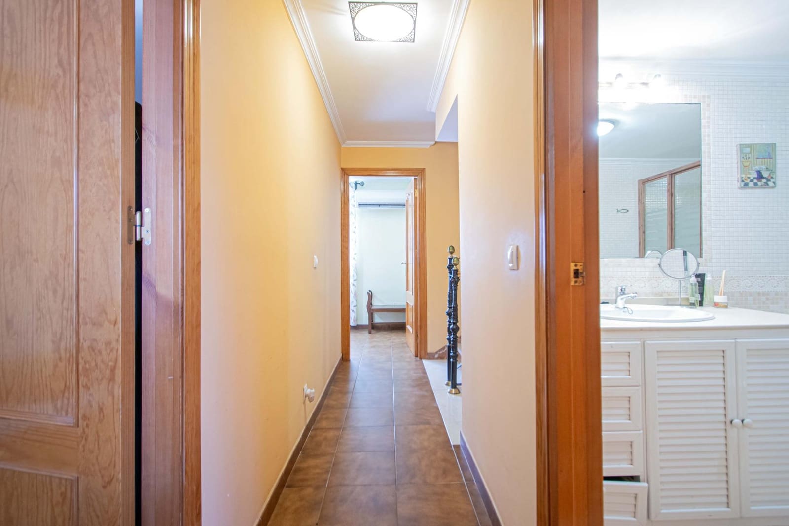 Adosado de 3 habitaciones en Montequinto en venta con piscina - 343.000 € (Ref: 9627628)