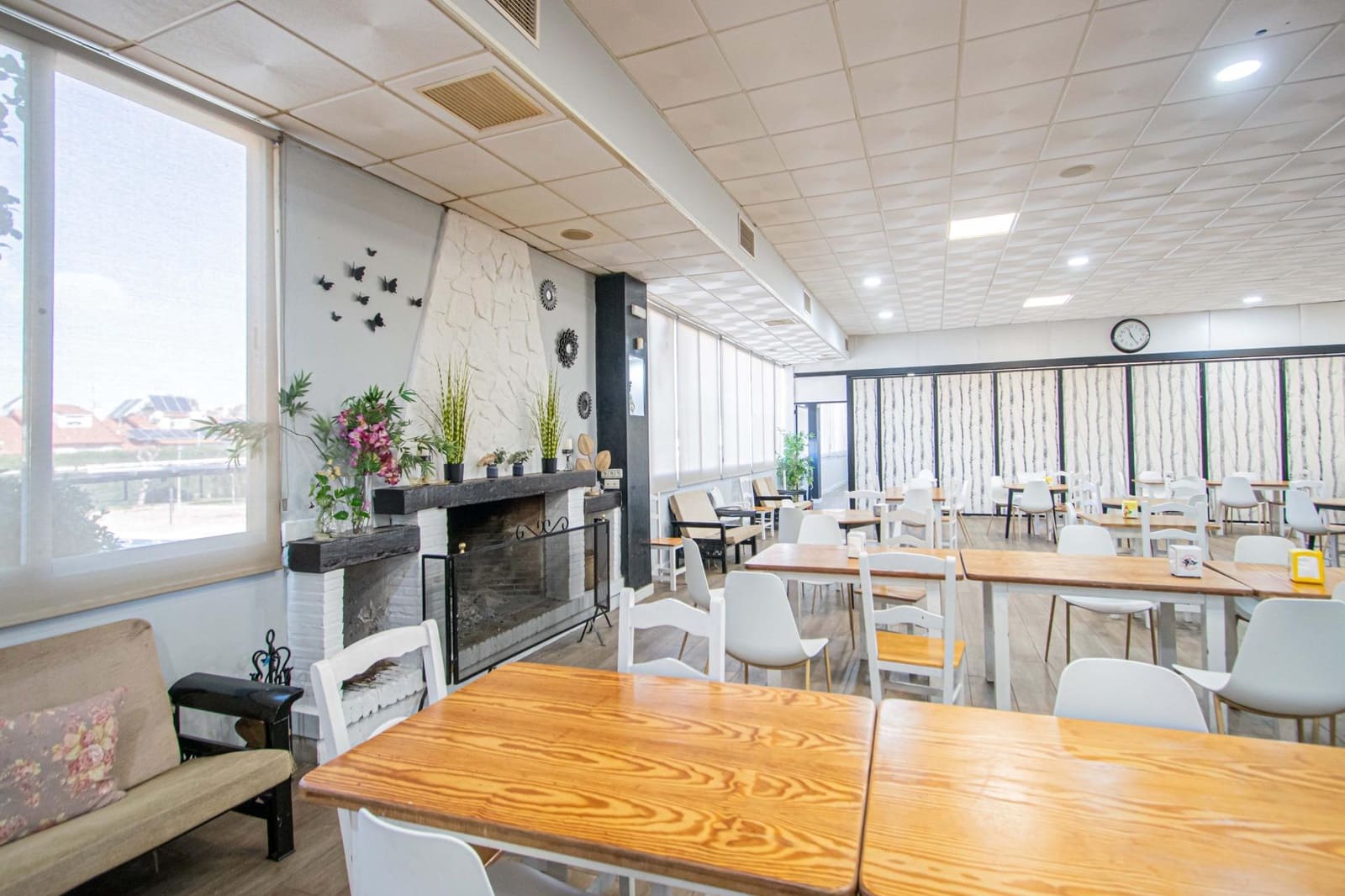 Adosado de 3 habitaciones en Montequinto en venta con piscina - 343.000 € (Ref: 9627628)