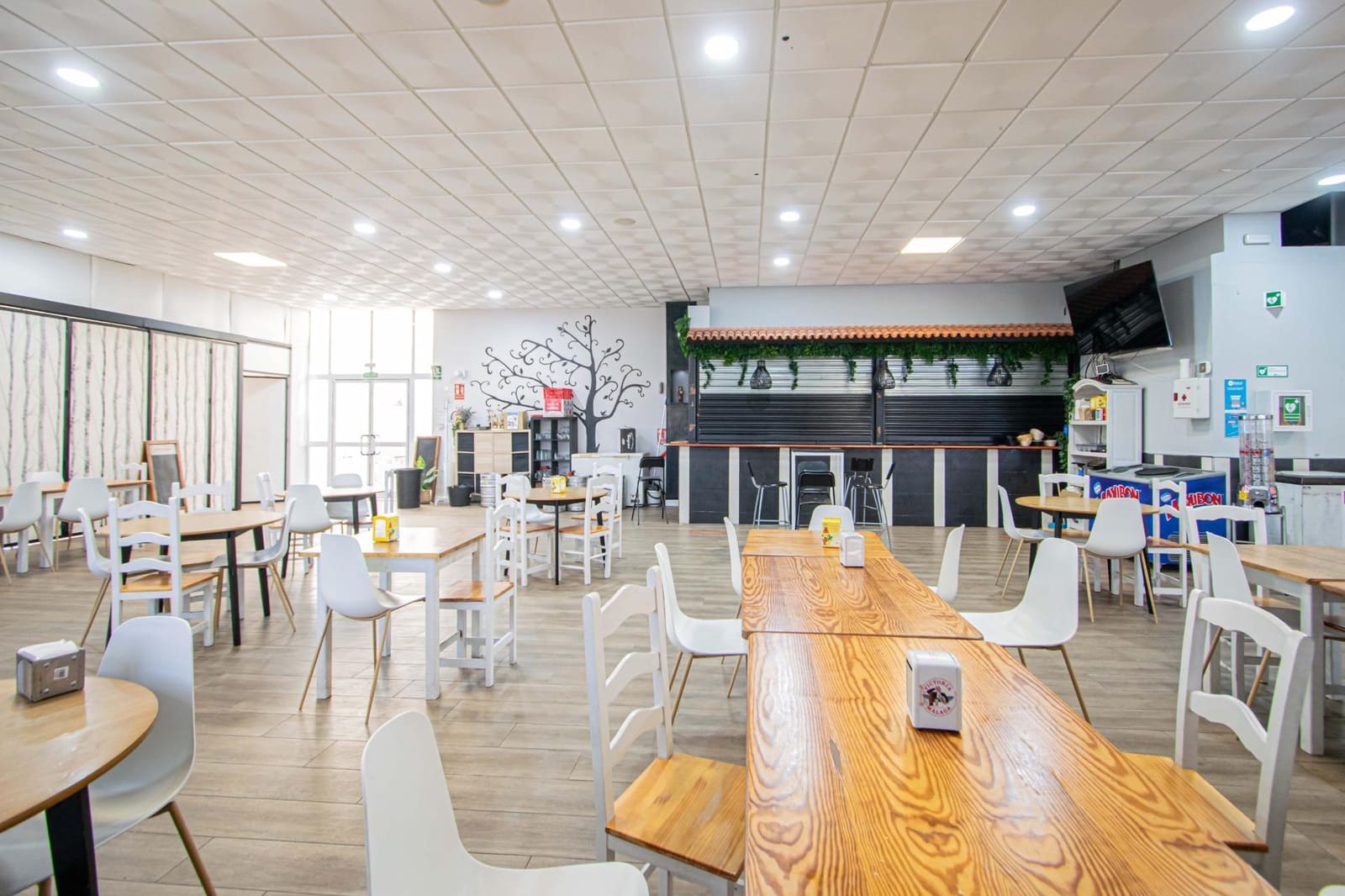 Adosado de 3 habitaciones en Montequinto en venta con piscina - 343.000 € (Ref: 9627628)