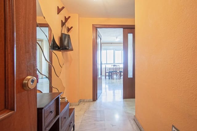 3 sovrum Lägenhet till salu i Sevilla stad med garage - 193 000 € (Ref: 9627629)