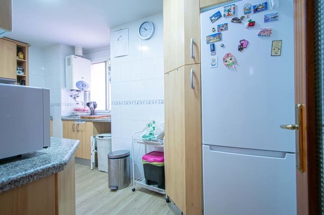 3 sovrum Lägenhet till salu i Sevilla stad med garage - 193 000 € (Ref: 9627629)