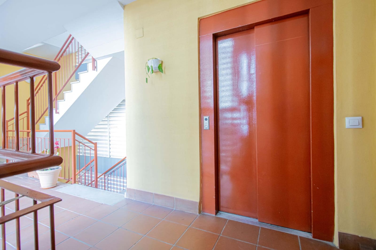 3 bedroom Flat for sale in Seville city with garage - € 193,000 (Ref: 9627629)