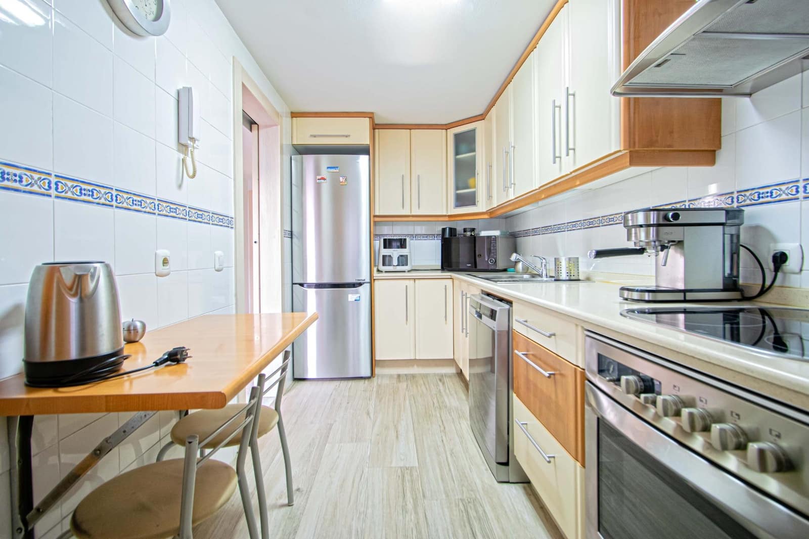 5 makuuhuone Rivitalo myytävänä paikassa San Juan de Aznalfarache mukana uima-altaan 
autotalli - 360 000 € (Ref: 9630073)